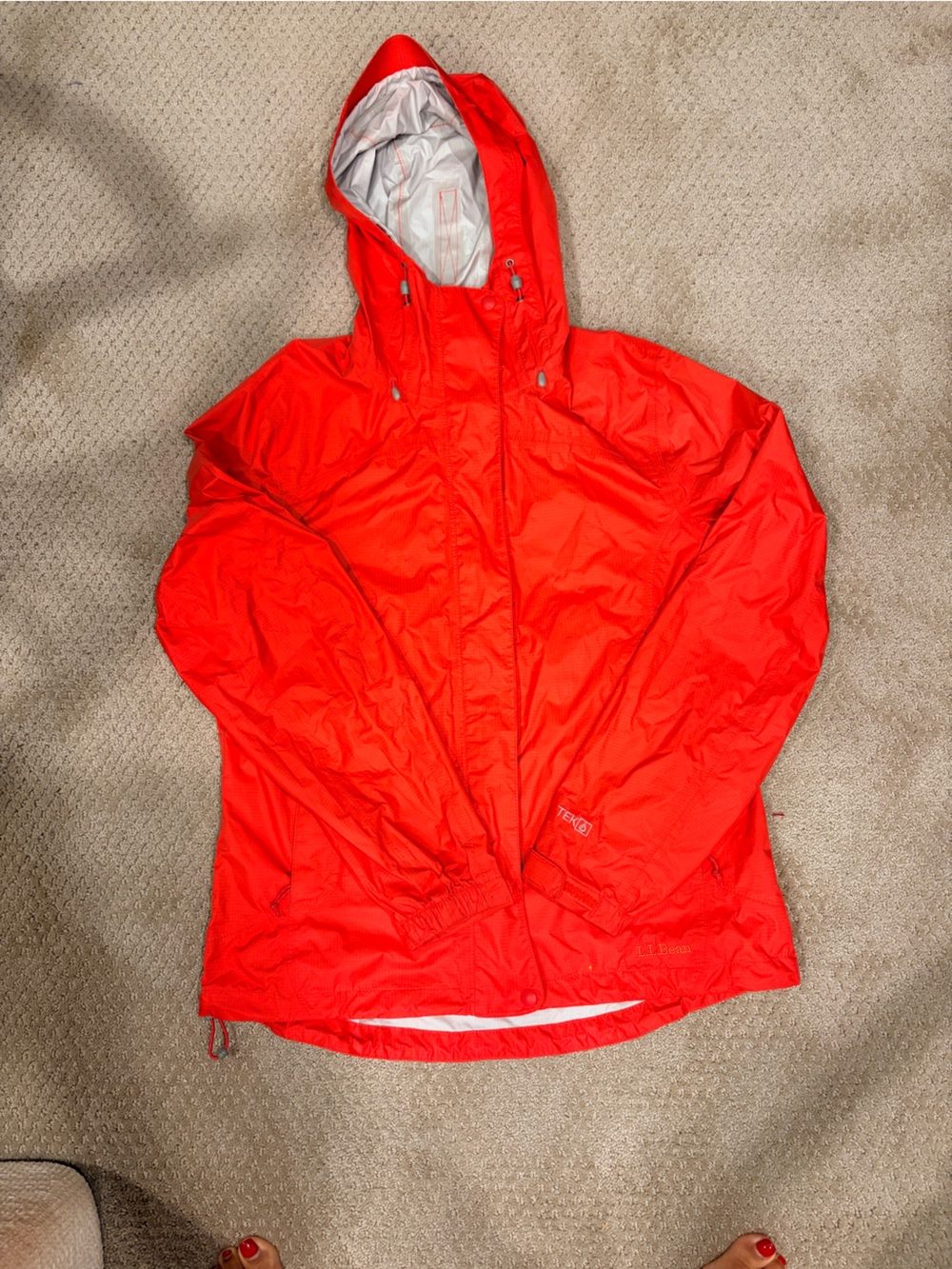 L.L. Bean Woman’s Candy Red Hooded Raincoat, trendy color! Size small, perfect!